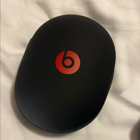 Beats by Dre Studio3 Over-Ear Headphones - Gray - Picture 5 of 9